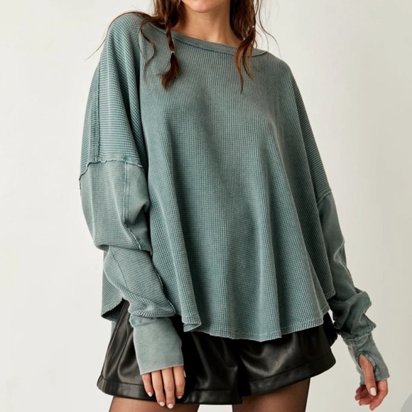 Free People Tops - Free People Microphone Drop Oversized LS Thermal in Silver Pine Sz Large NWT